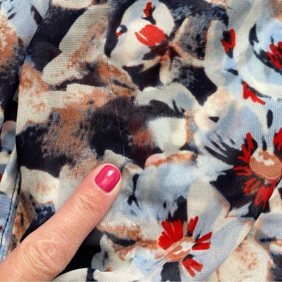 Democracy Navy Floral Top size Medium - Picture 5 of 8